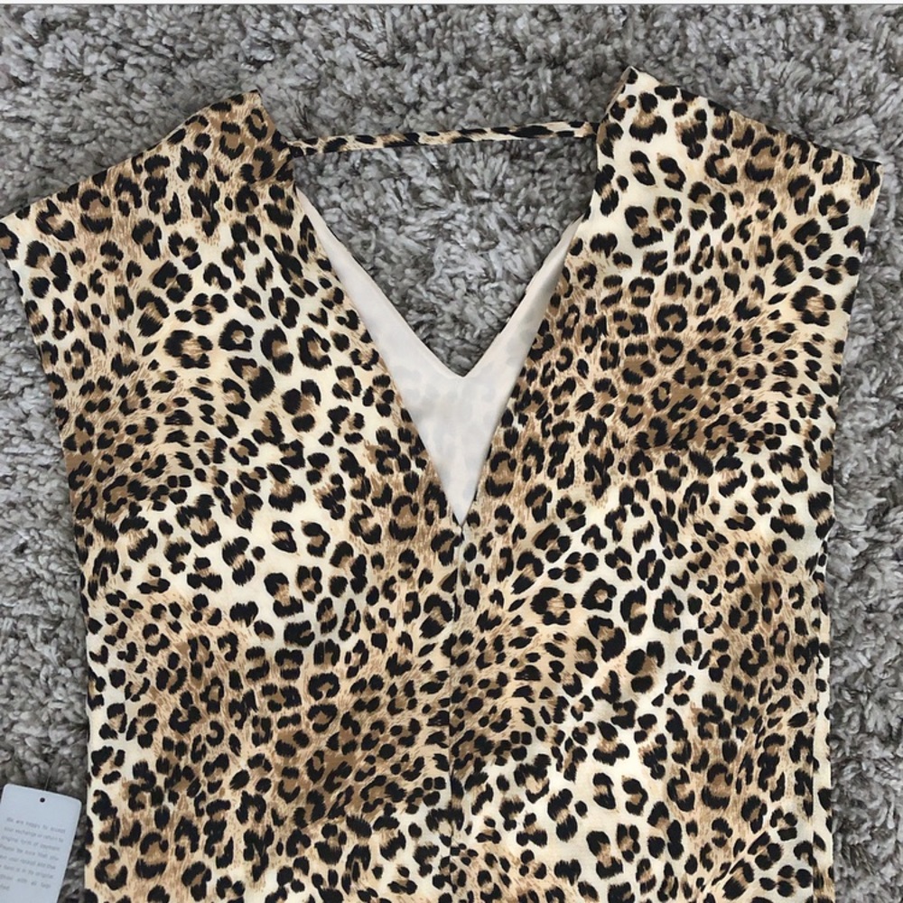 V NECK LEOPARD PRINT SHIFT DRESS - Picture 3 of 6